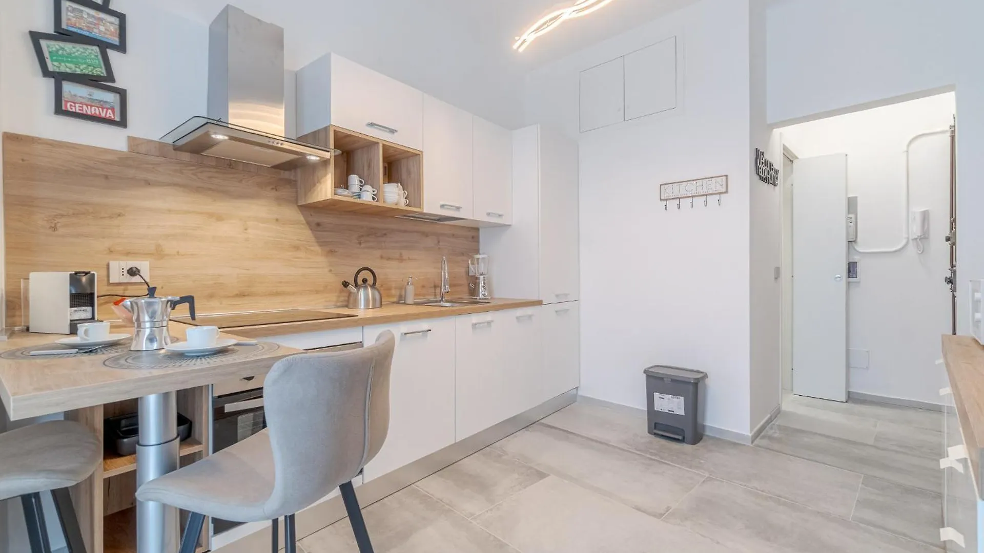 A Due Passi Apartment Genoa 0*,  Italy